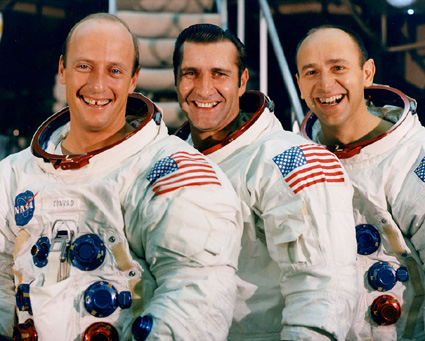 ▲アポロ12号の宇宙飛行士。向かって左側からピート・コンラッド（ジェミニ5号・ジェミニ11号・スカイラブ2号に搭乗、船長）、リチャード・ゴードン（ジェミニ11号に搭乗、司令船操縦士）、アラン・ビーン（スカイラブ3号に搭乗、月着陸船操縦士）。cNASA
