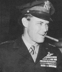 ▲1948年にアメリカ空軍参謀長であったホイト・バンデンバーグ大将。